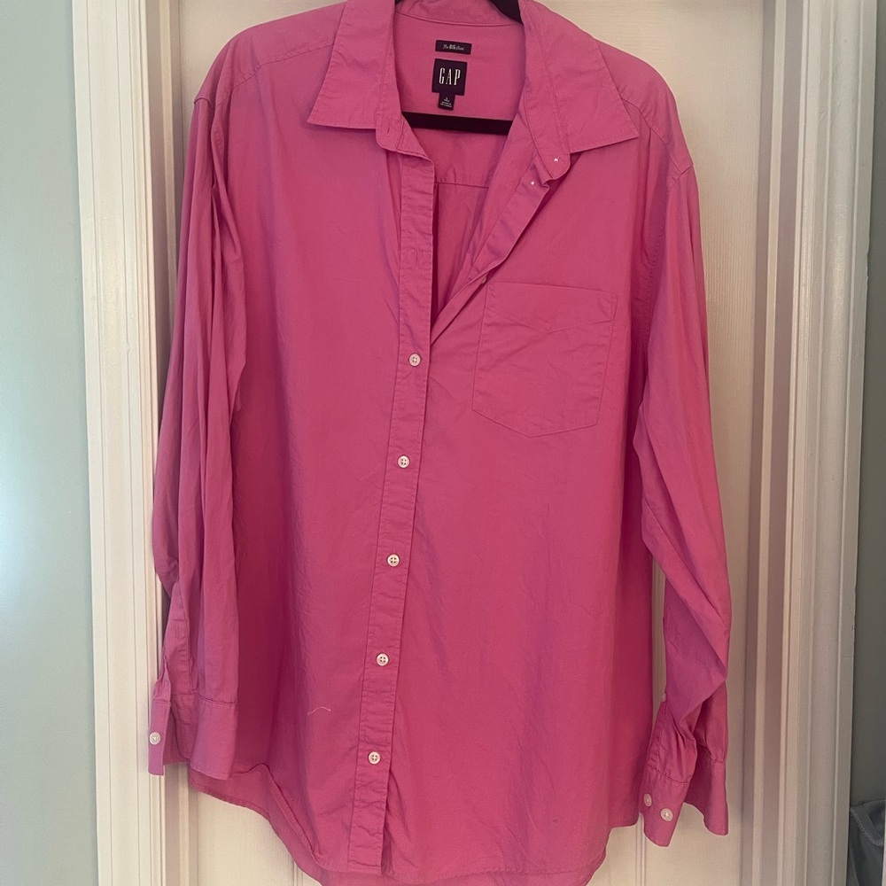 GAP Women’s Pink Button-Down Long Sleeve Shirt